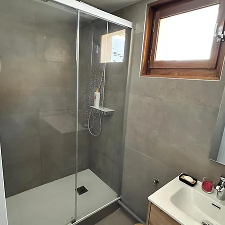 2 Pieces A Chatel, Pour 5 Personnes Avec Wifi Et Animaux Admis * Chatel